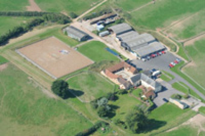 Comeytrowe Equestrian